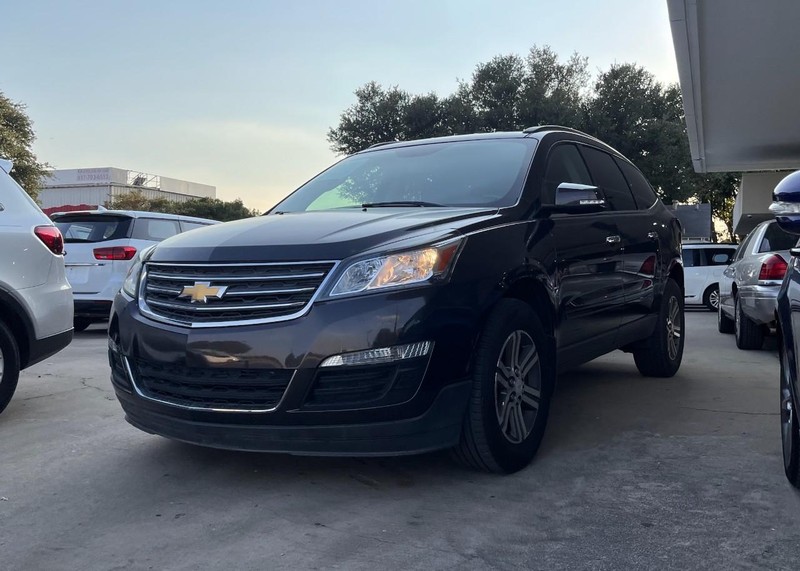 Chevrolet Traverse Vehicle Image 02