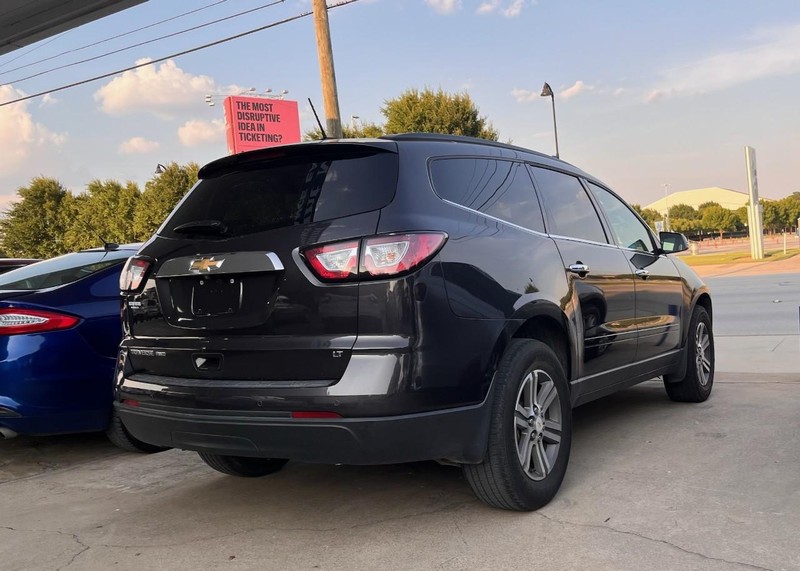 Chevrolet Traverse Vehicle Image 03