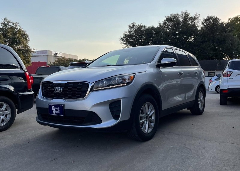 Kia Sorento Vehicle Image 02
