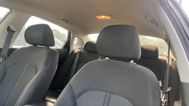 Kia Optima Vehicle Image 06