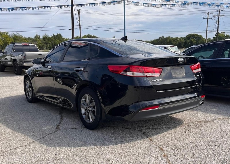 Kia Optima Vehicle Image 07