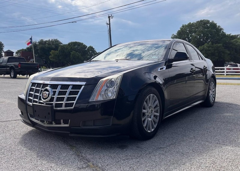 Cadillac CTS Sedan Vehicle Image 02