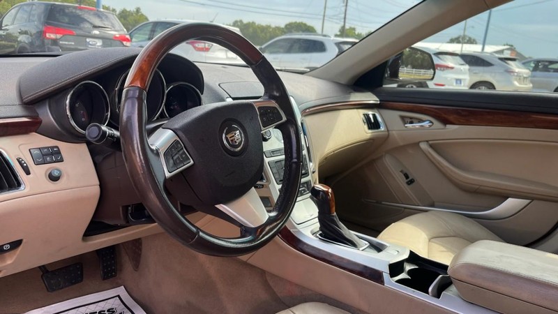 Cadillac CTS Sedan Vehicle Image 05