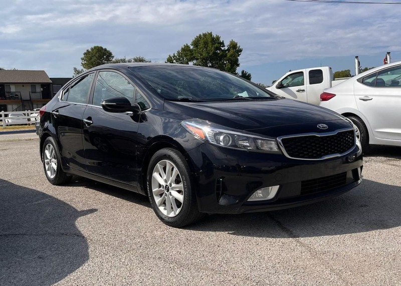 Kia Forte Vehicle Image 03