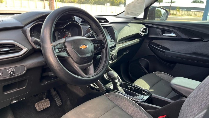 Chevrolet TrailBlazer Vehicle Image 05