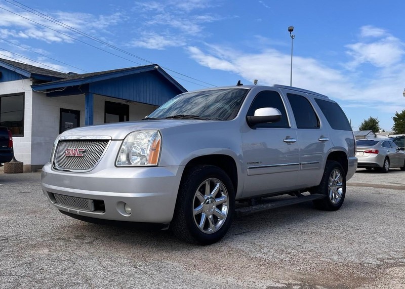GMC Yukon Vehicle Image 02