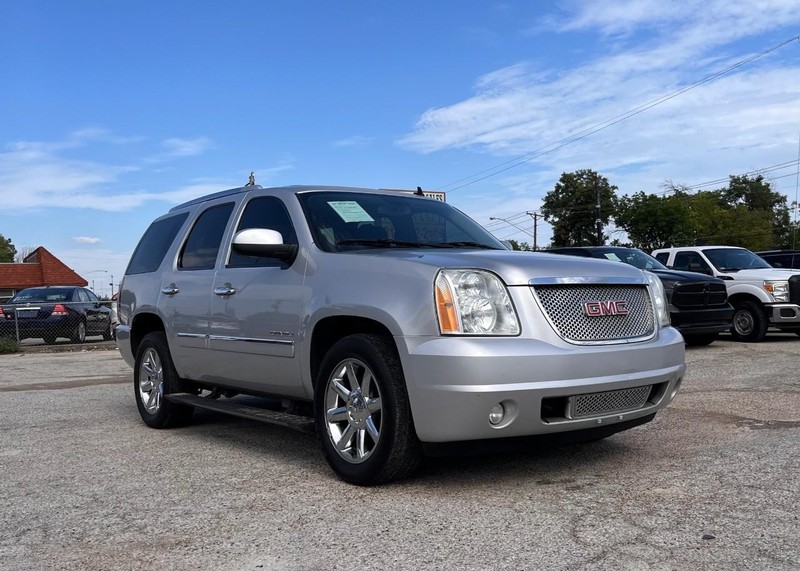 GMC Yukon Vehicle Image 03