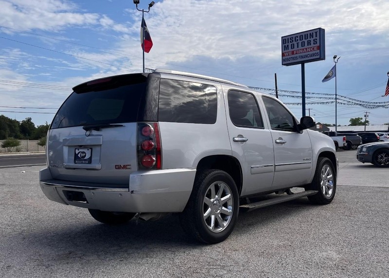 GMC Yukon Vehicle Image 04