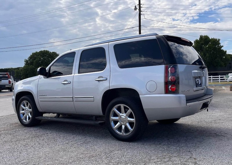 GMC Yukon Vehicle Image 07