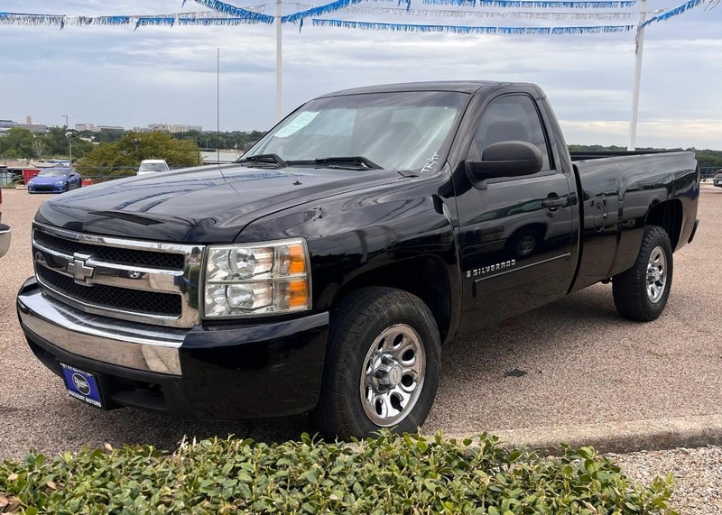 Chevrolet Silverado 1500 Vehicle Image 02