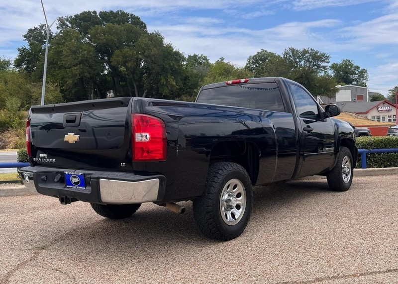 Chevrolet Silverado 1500 Vehicle Image 04