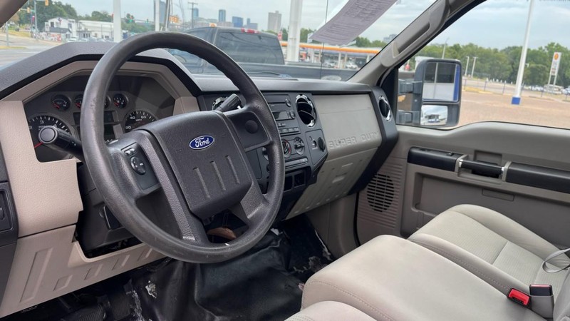 Ford Super Duty F-250 SRW Vehicle Image 06