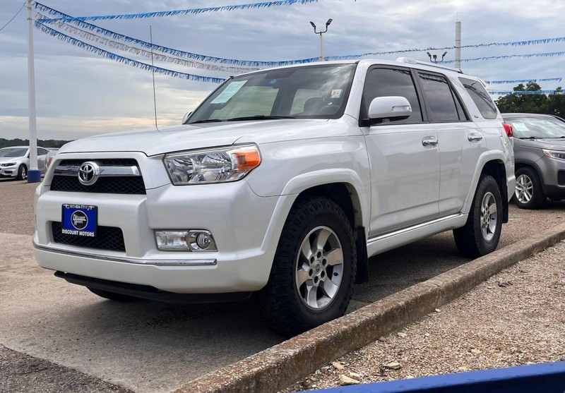 Toyota 4Runner Vehicle Image 02