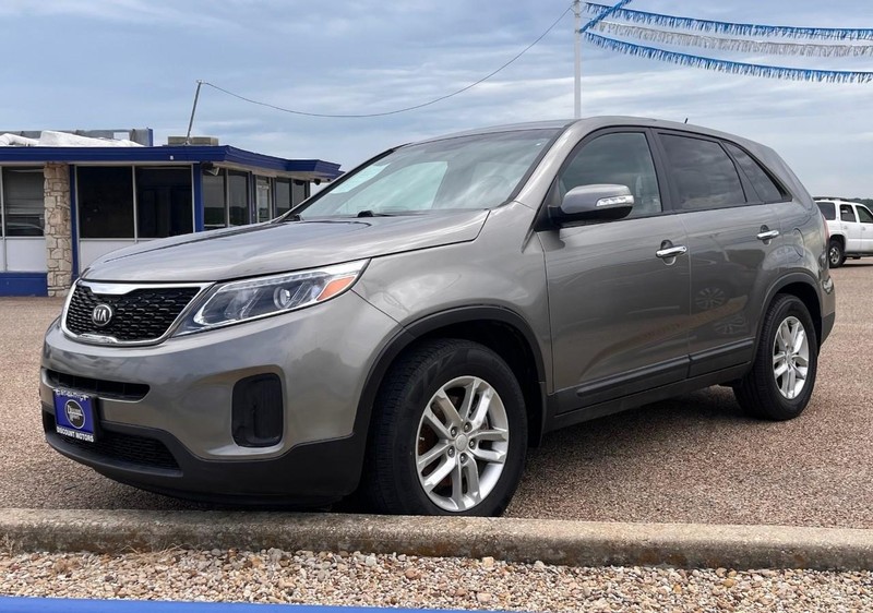 Kia Sorento Vehicle Image 02