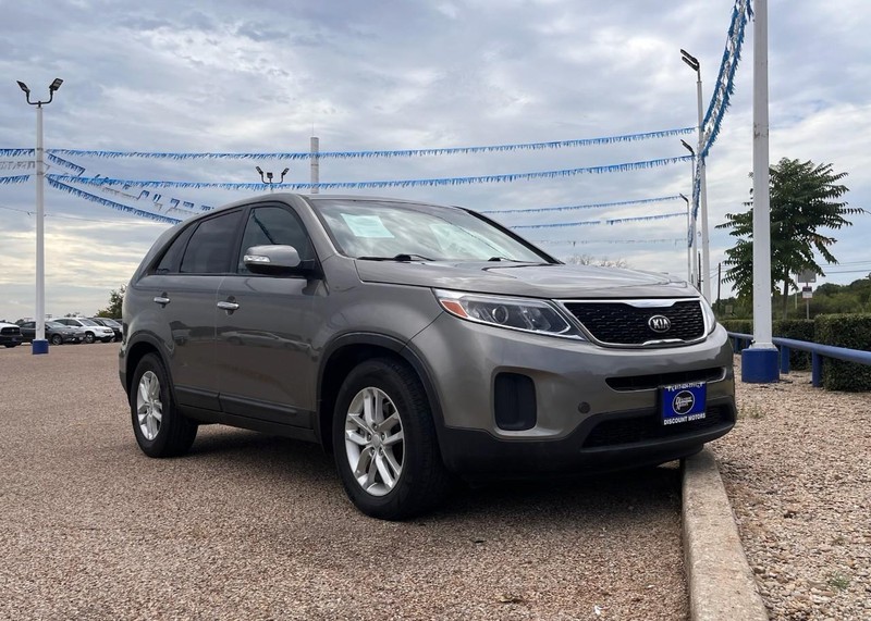Kia Sorento Vehicle Image 03