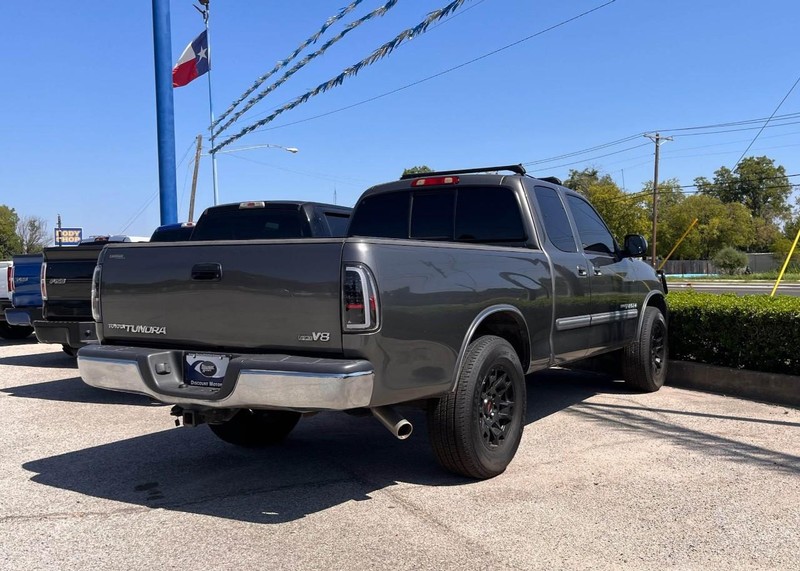 Toyota Tundra Vehicle Image 03