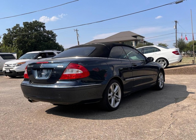 Mercedes-Benz CLK-Class Vehicle Image 03