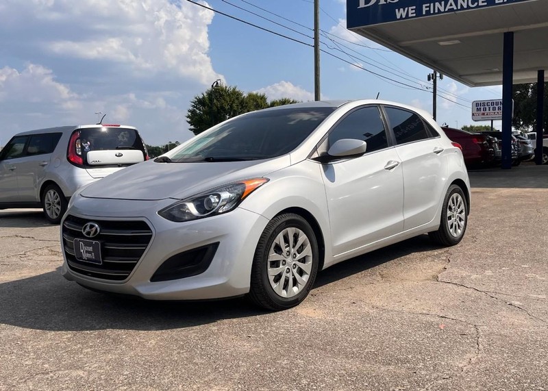Hyundai Elantra GT Vehicle Image 02