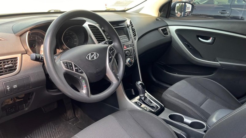 Hyundai Elantra GT Vehicle Image 05