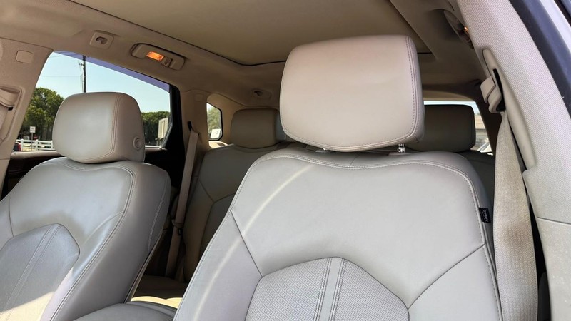 Cadillac SRX Vehicle Image 06