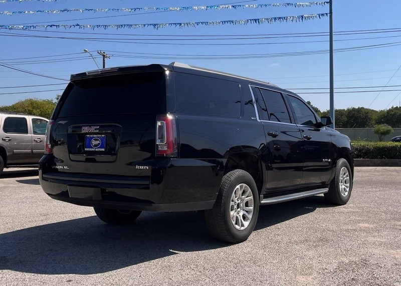 GMC Yukon XL Vehicle Image 04