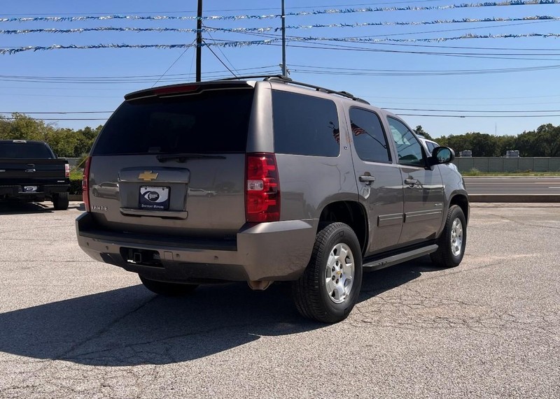Chevrolet Tahoe Vehicle Image 04