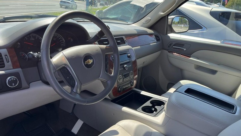 Chevrolet Tahoe Vehicle Image 05