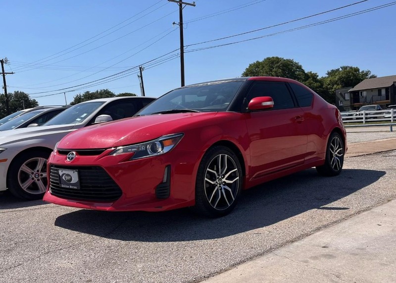 Scion tC Vehicle Image 02