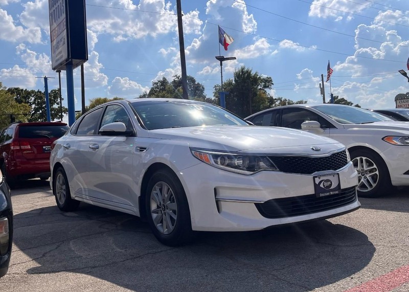 Kia Optima Vehicle Image 03