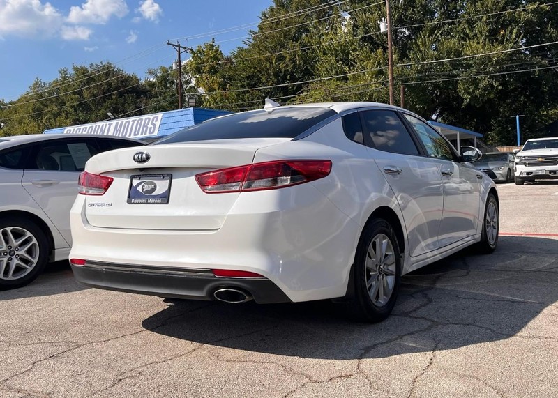 Kia Optima Vehicle Image 04