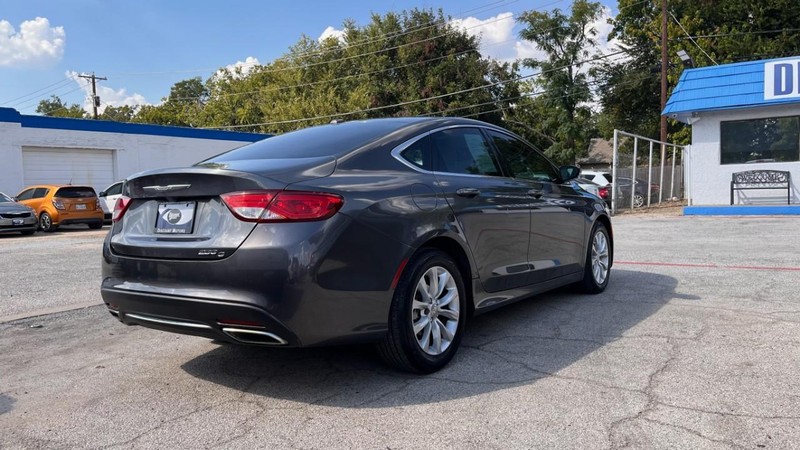 Chrysler 200 Vehicle Image 04