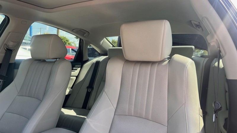 Honda Accord Sedan Vehicle Image 06