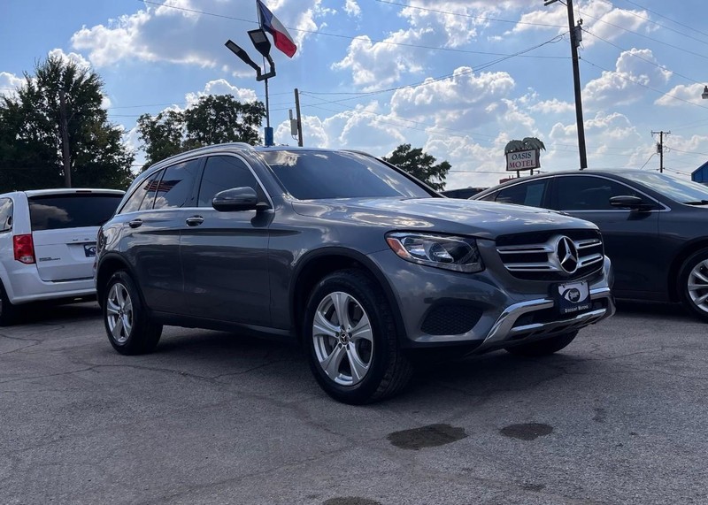 Mercedes-Benz GLC Vehicle Image 03