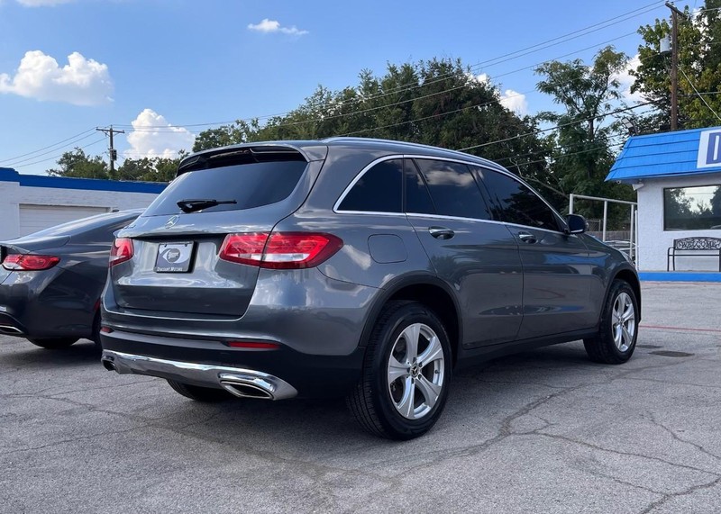 Mercedes-Benz GLC Vehicle Image 04