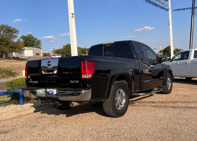 Nissan Titan Vehicle Image 04