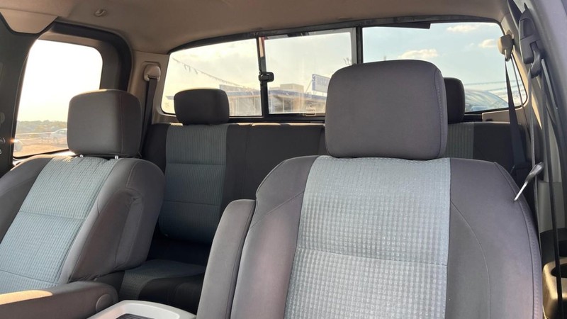Nissan Titan Vehicle Image 06