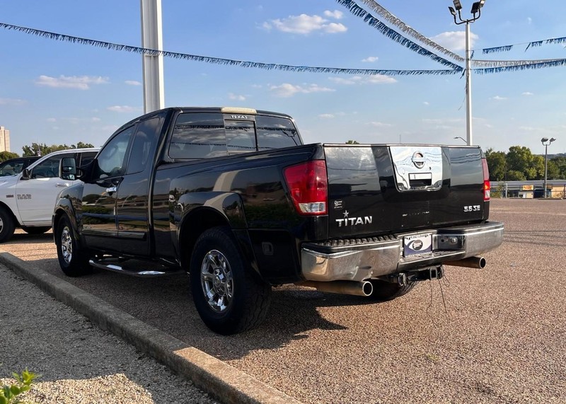 Nissan Titan Vehicle Image 07