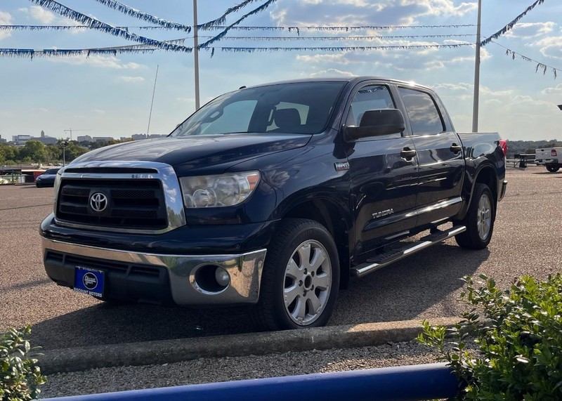 Toyota Tundra 2WD Truck Vehicle Image 02