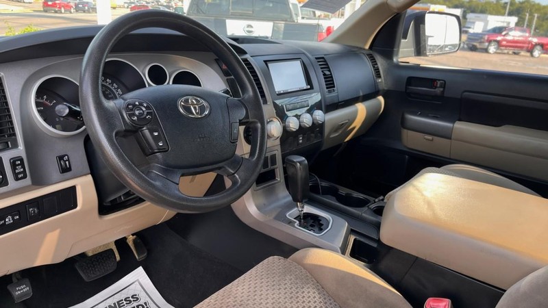 Toyota Tundra 2WD Truck Vehicle Image 05