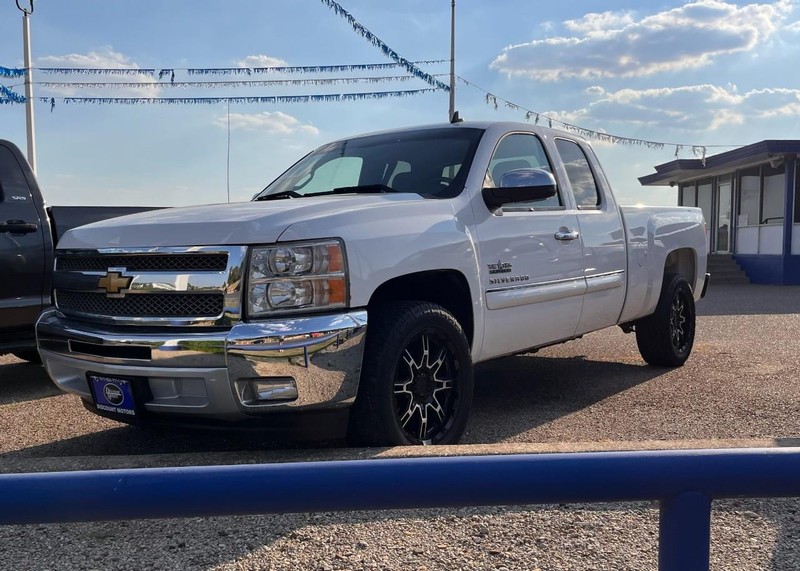 Chevrolet Silverado 1500 Vehicle Image 02