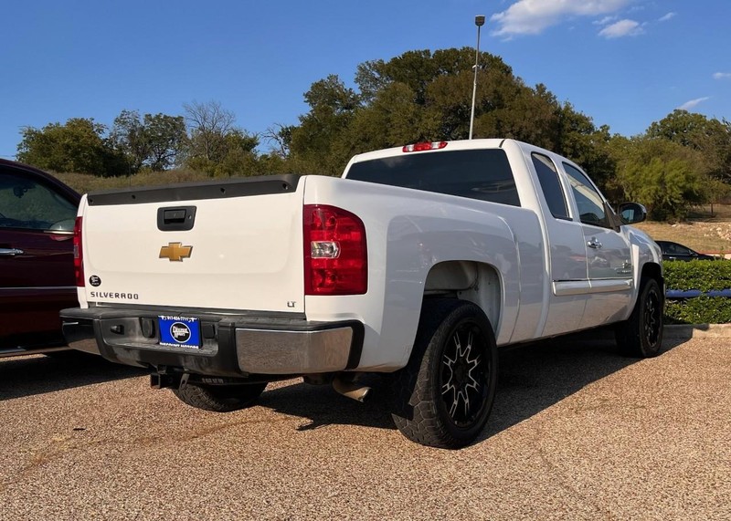 Chevrolet Silverado 1500 Vehicle Image 04