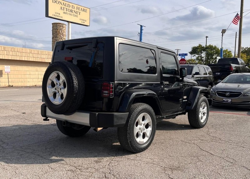 Jeep Wrangler Vehicle Image 04