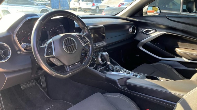 Chevrolet Camaro Vehicle Image 05