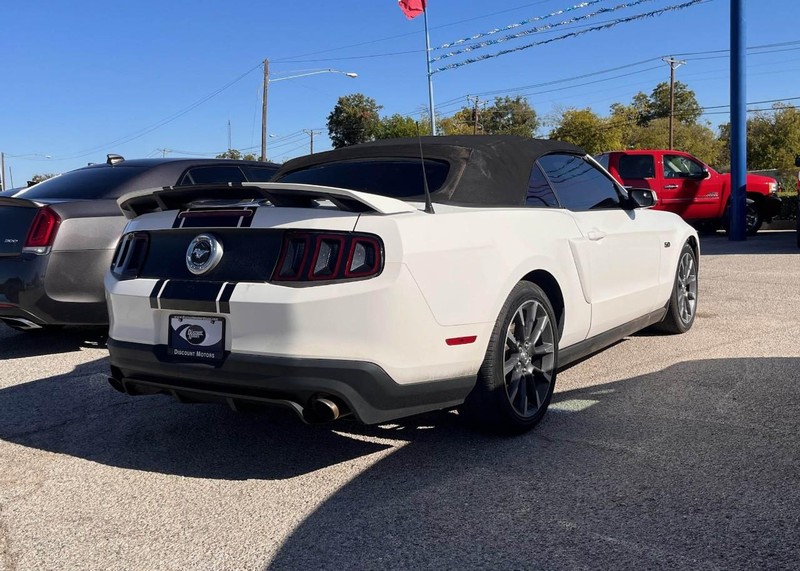 Ford Mustang Vehicle Image 04