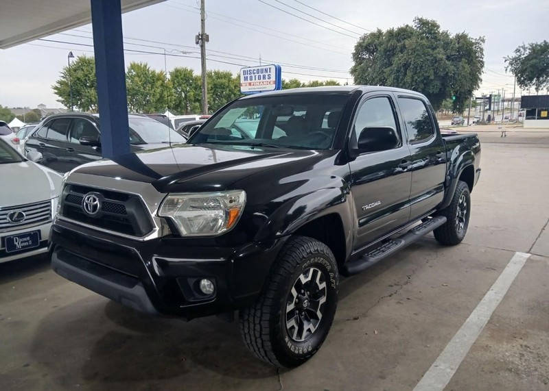Toyota Tacoma Vehicle Image 02