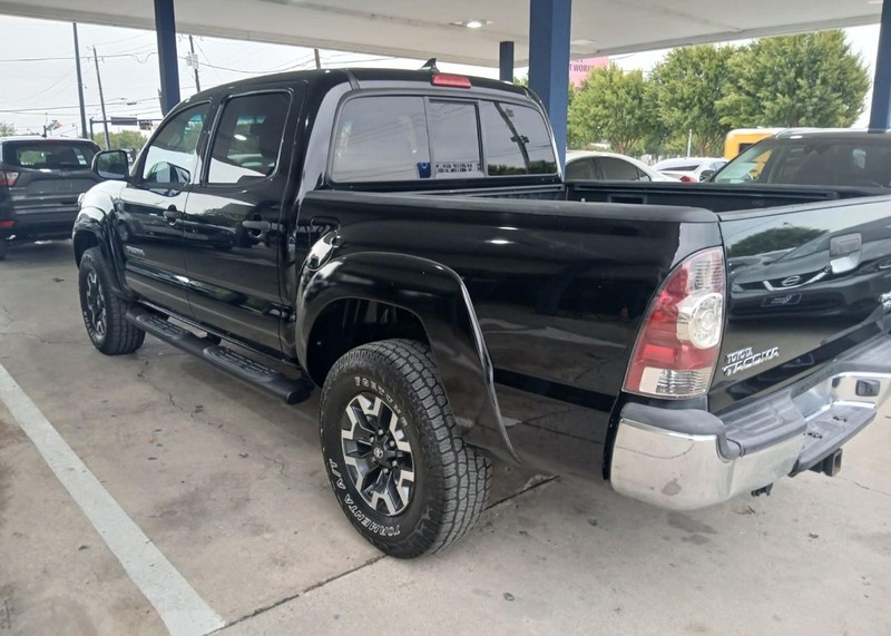 Toyota Tacoma Vehicle Image 06