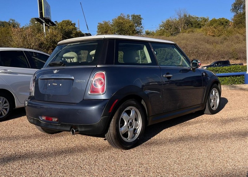 MINI Cooper Hardtop Vehicle Image 04