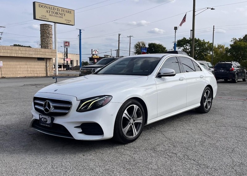 Mercedes-Benz E-Class Vehicle Image 02