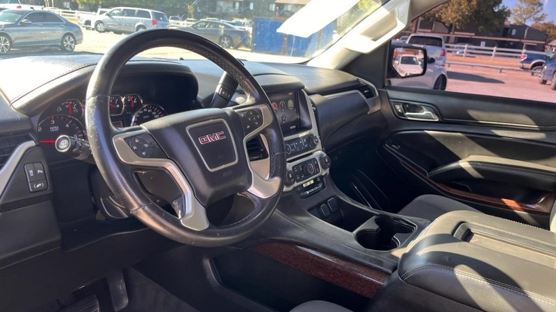 GMC Yukon Vehicle Image 05