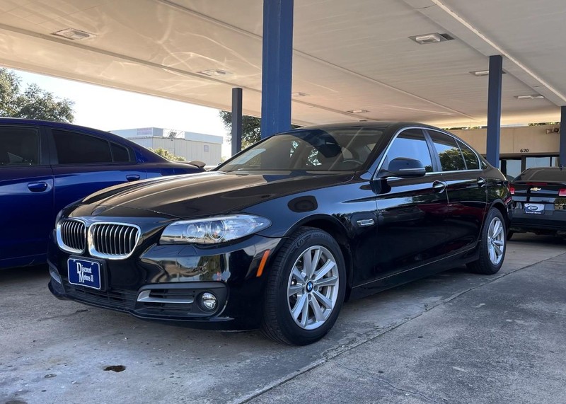 BMW 5 Series Vehicle Image 02